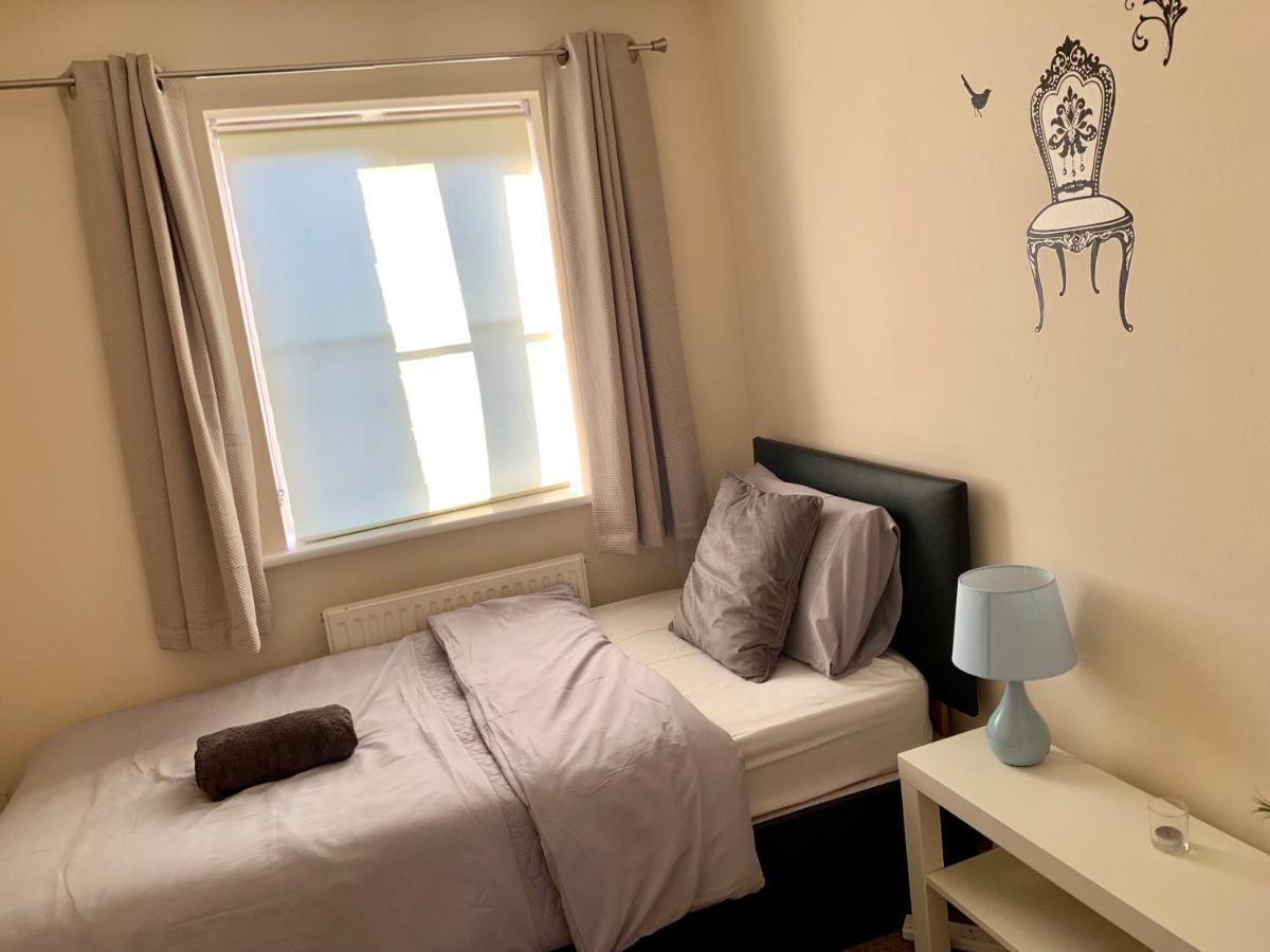 Cosy Corner House Villa เคทเทอริง ภายนอก รูปภาพ